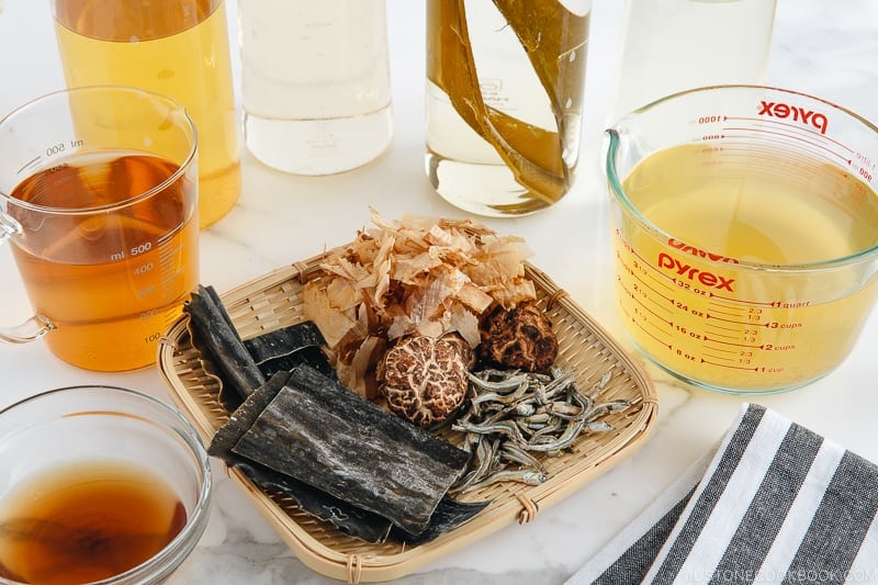 5 different types of dashi in a jar and their ingredients.